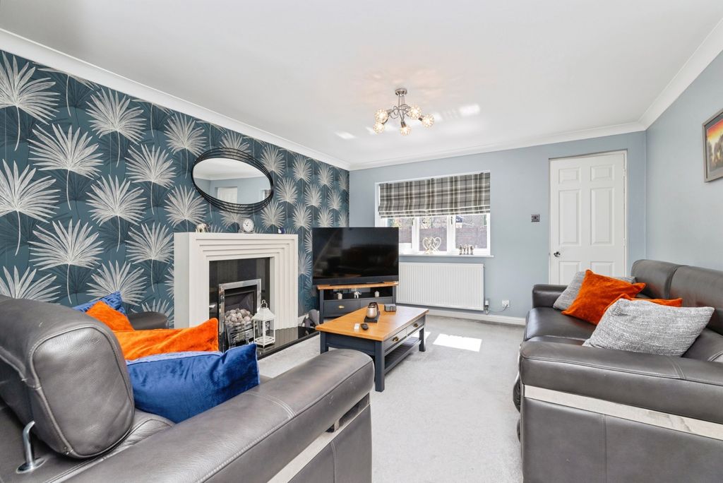 Property photo 2 of 17 Pbox-Img.Jpg