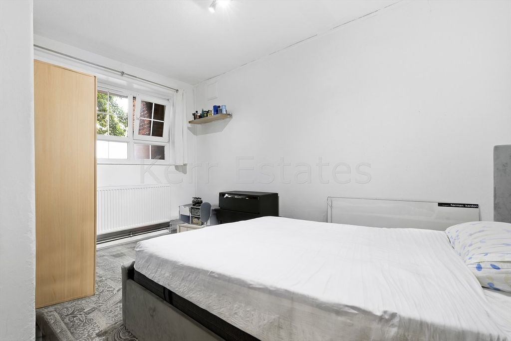 Property photo 3 of 10 Bedroom 2