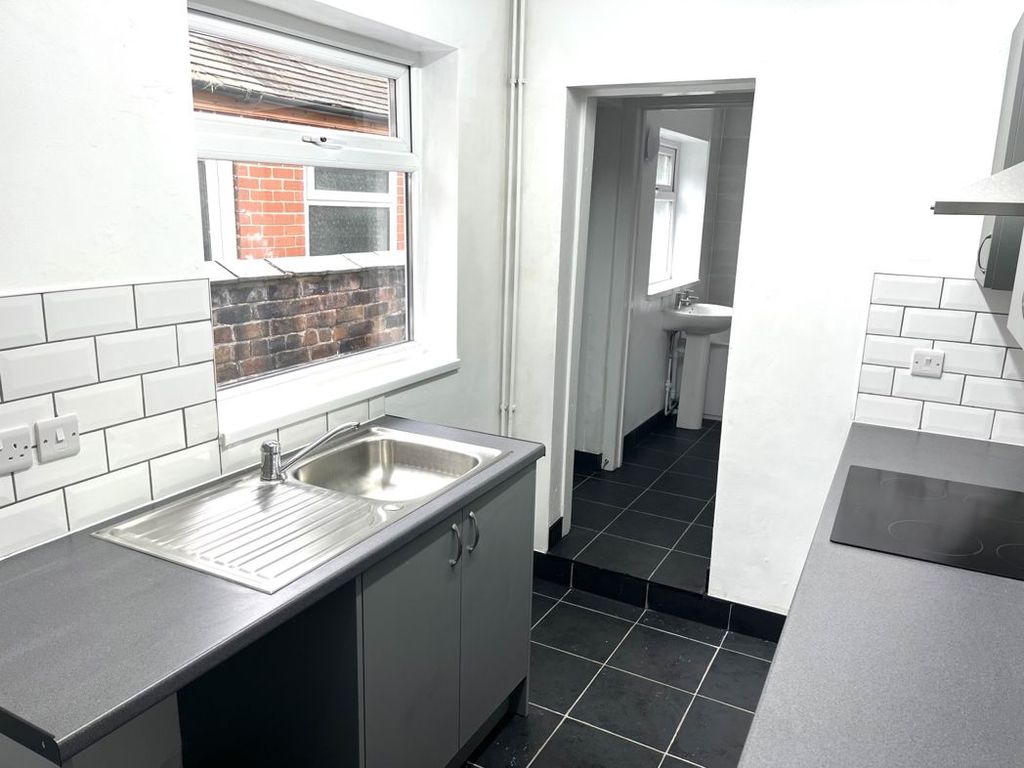 Property photo 2 of 5 11 Lomas Street Kitchen