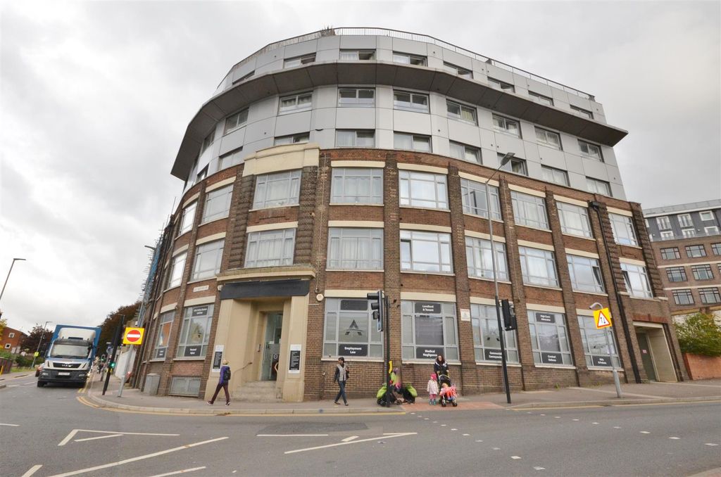 Property photo 2 of 6 Front