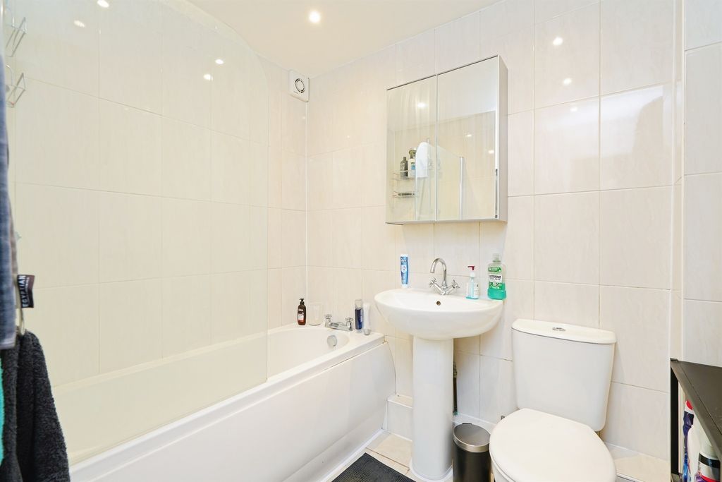 Additional image 11 of 2 bed maisonette for saleFleet Way, Didcot OX11