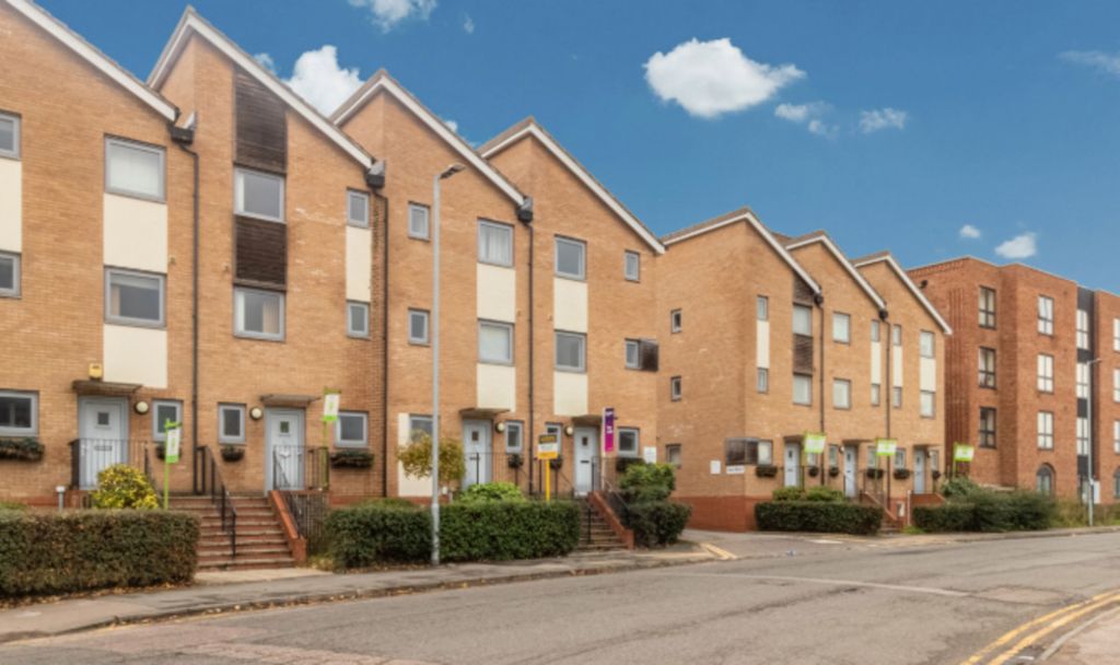 Property photo 1 of 10