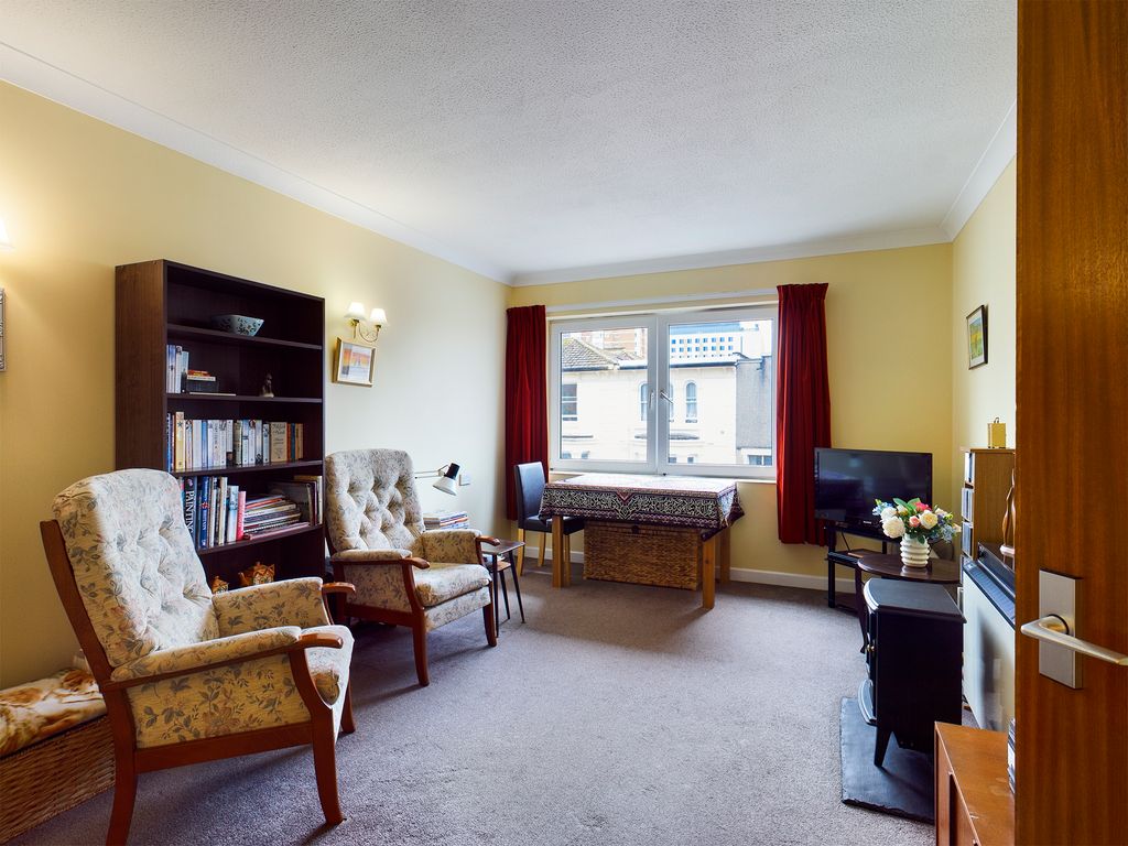 Property photo 2 of 12