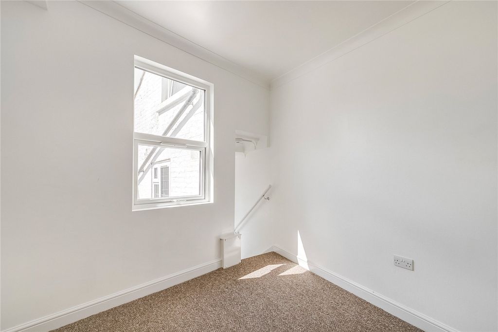 Property photo 2 of 13 Picture No. 01
