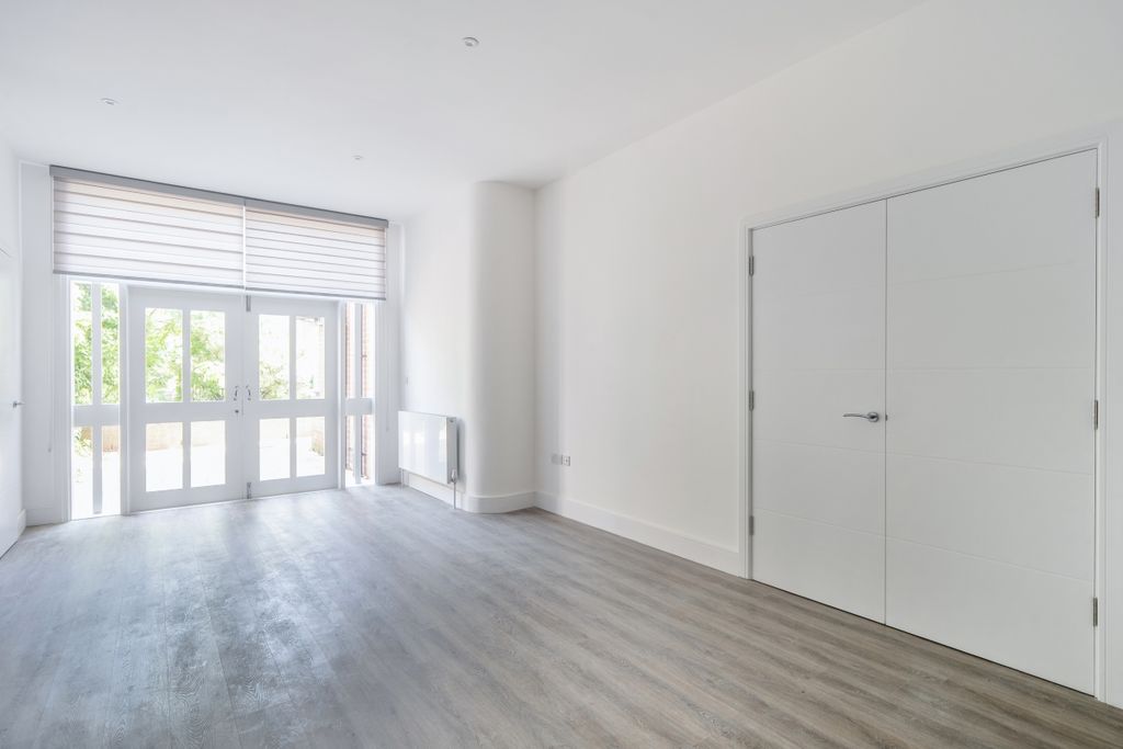 Property photo 3 of 10 1484605 (5)