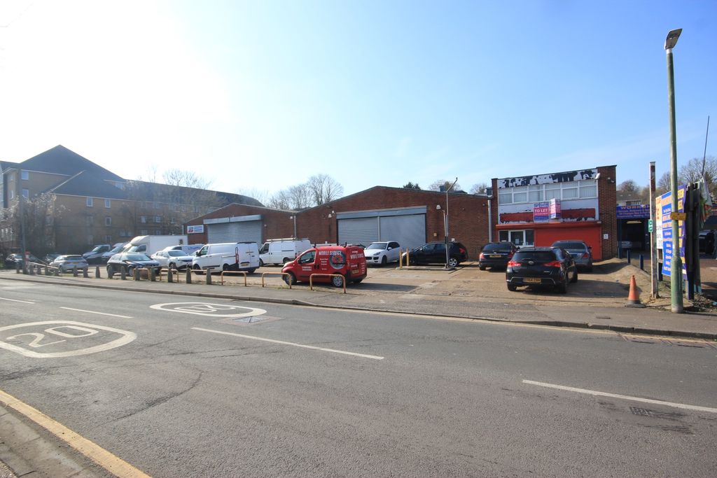 Property photo 1 of 1