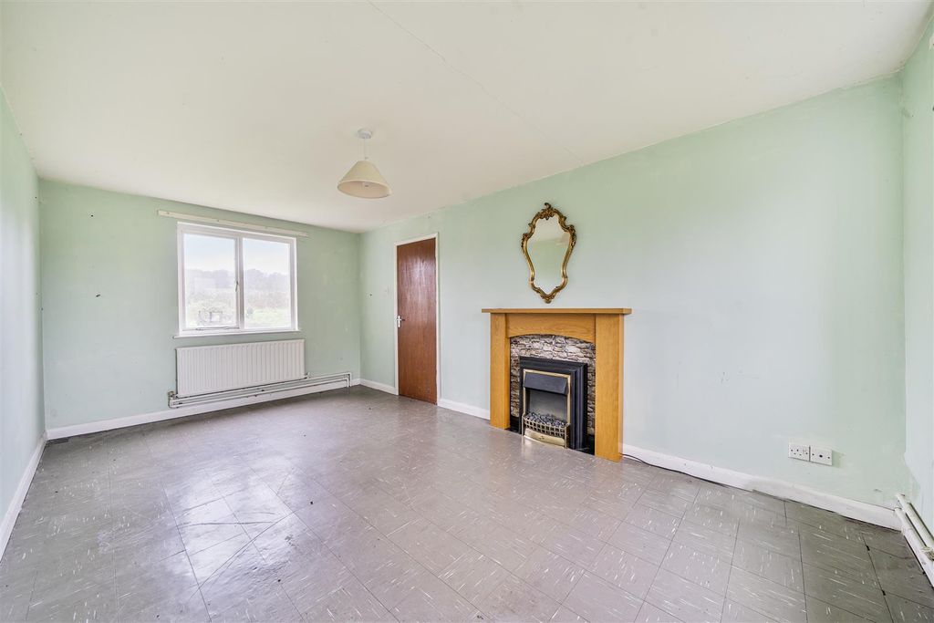 Property photo 2 of 13 Sitting Room
