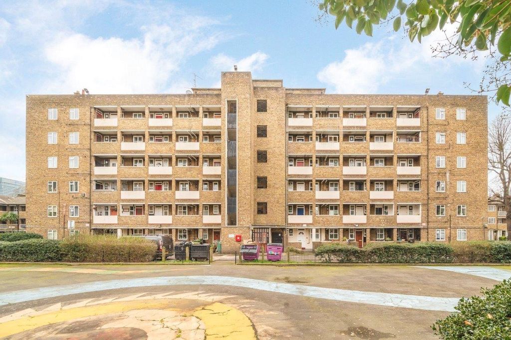 Property photo 1 of 10 Exterior