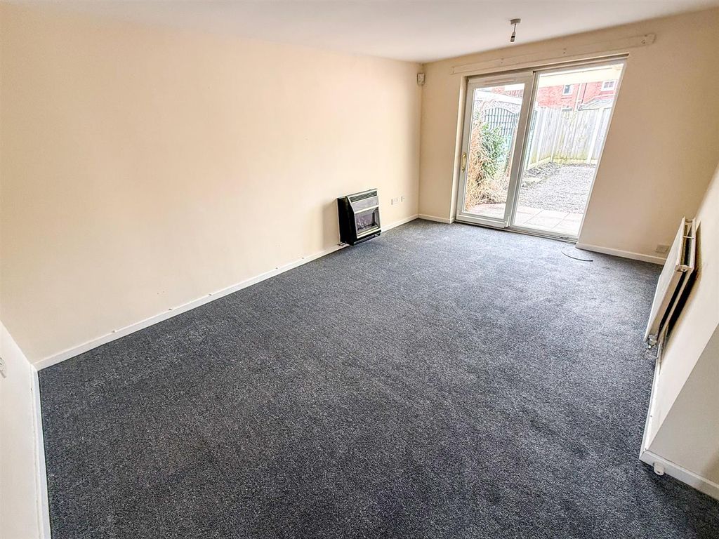 Property photo 2 of 9 Lounge