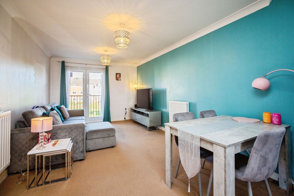 Property photo 2 of 11