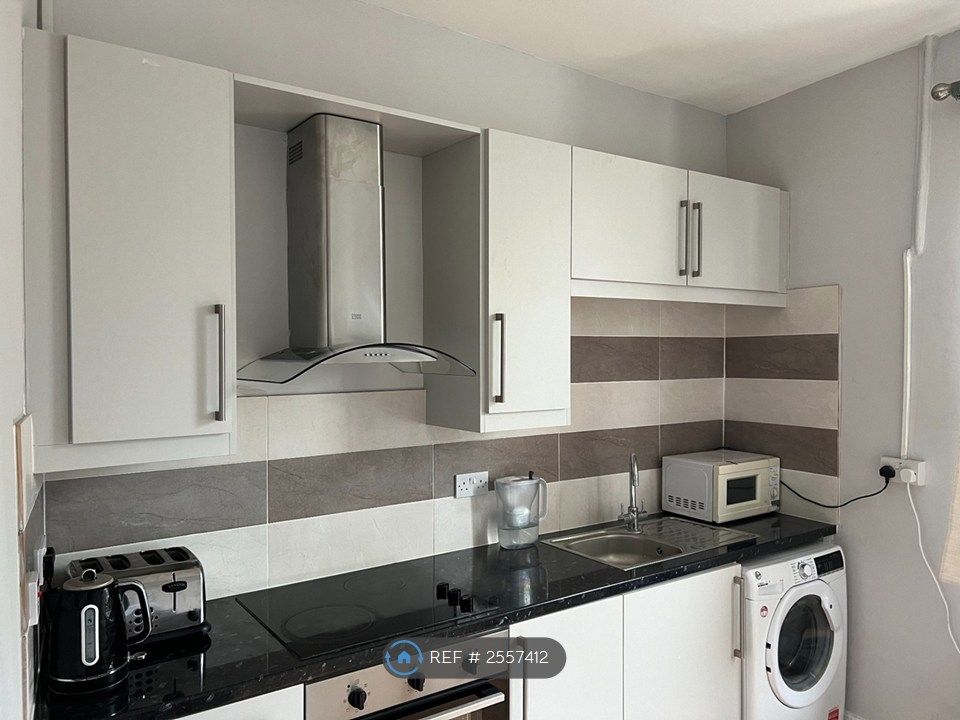 Property photo 1 of 9 Kitchen