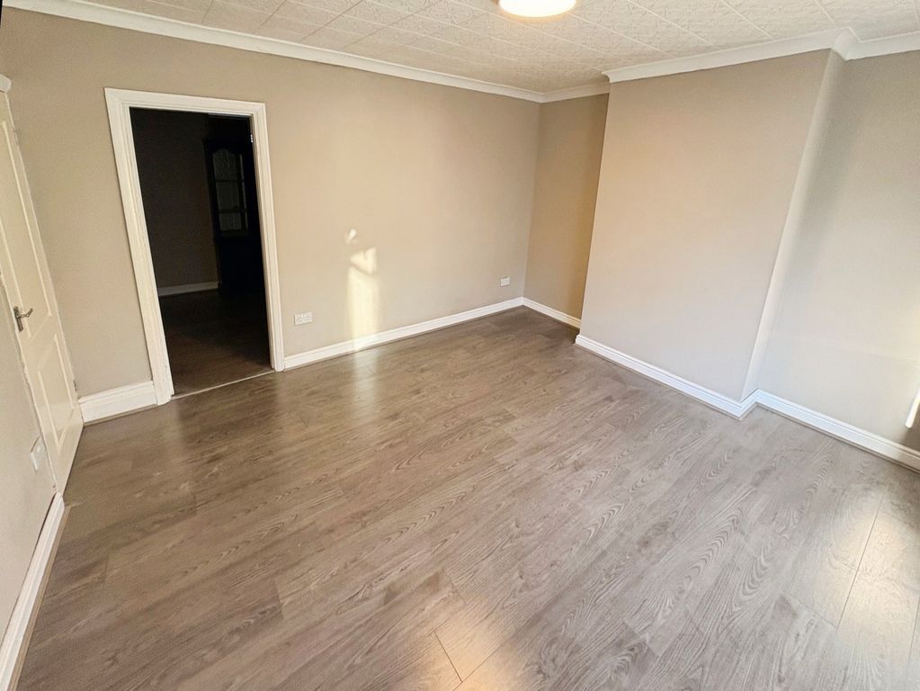 Property photo 2 of 6 Living Room