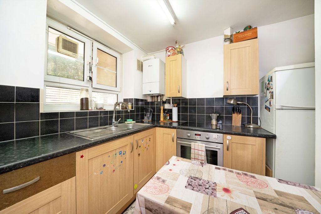 Property photo 3 of 4