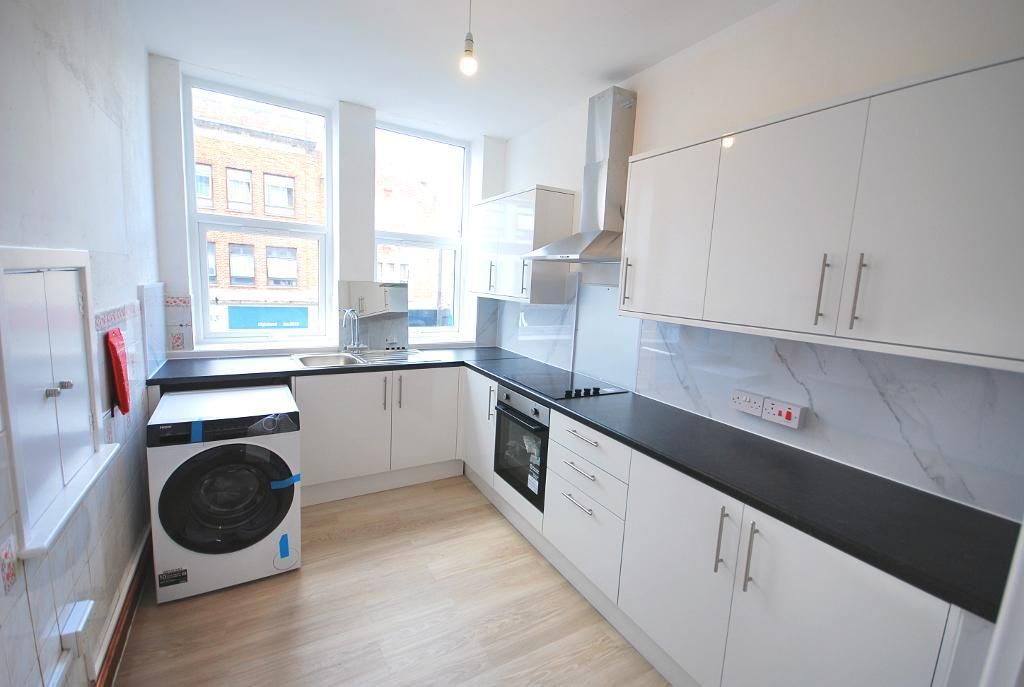 Property photo 1 of 10 Kitchen
