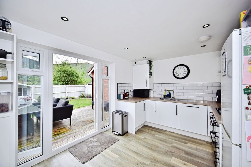 Property photo 3 of 17 Pbox-Img.Jpg