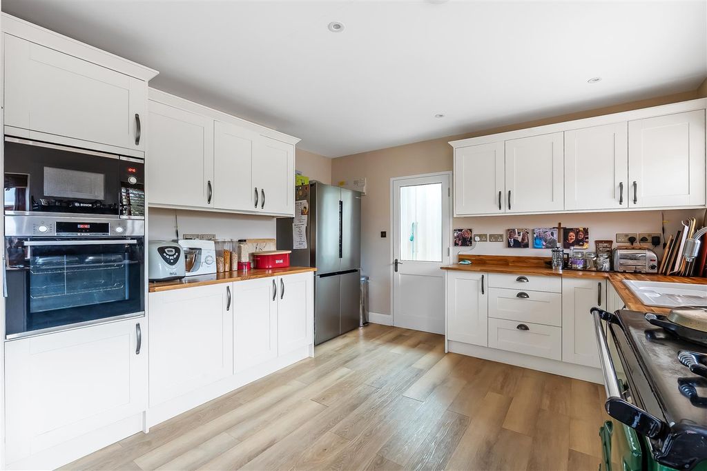 Property photo 3 of 21 37-St-Johns-Avenue-11.Jpg