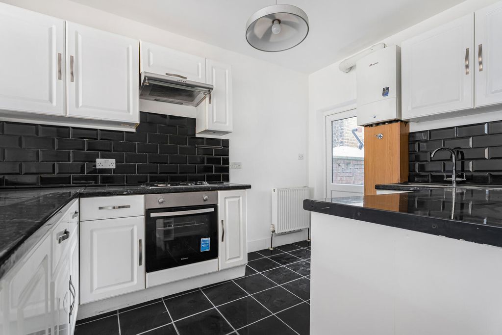 Property photo 3 of 21 Kitchen