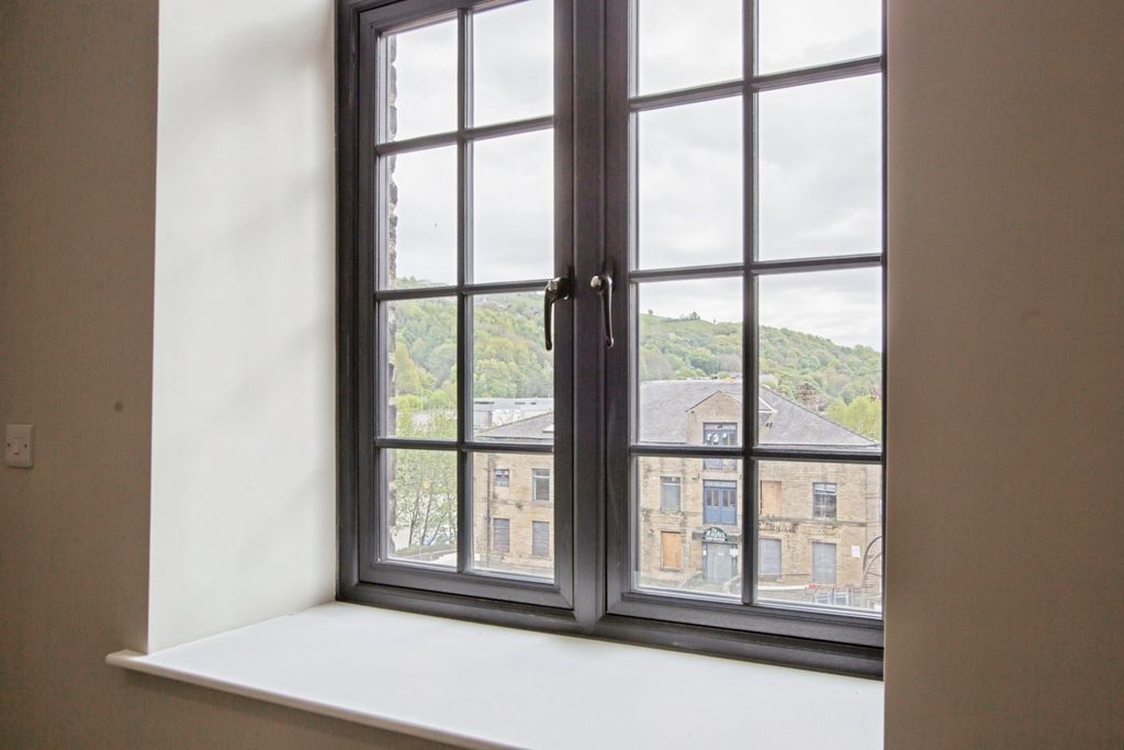 Additional image 5 of 1 bed flat for saleAlfred Street East, Halifax, West Yorkshire HX1