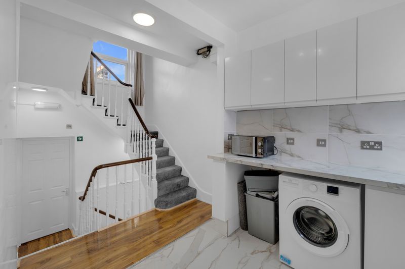 Property photo 2 of 10 Kitchen