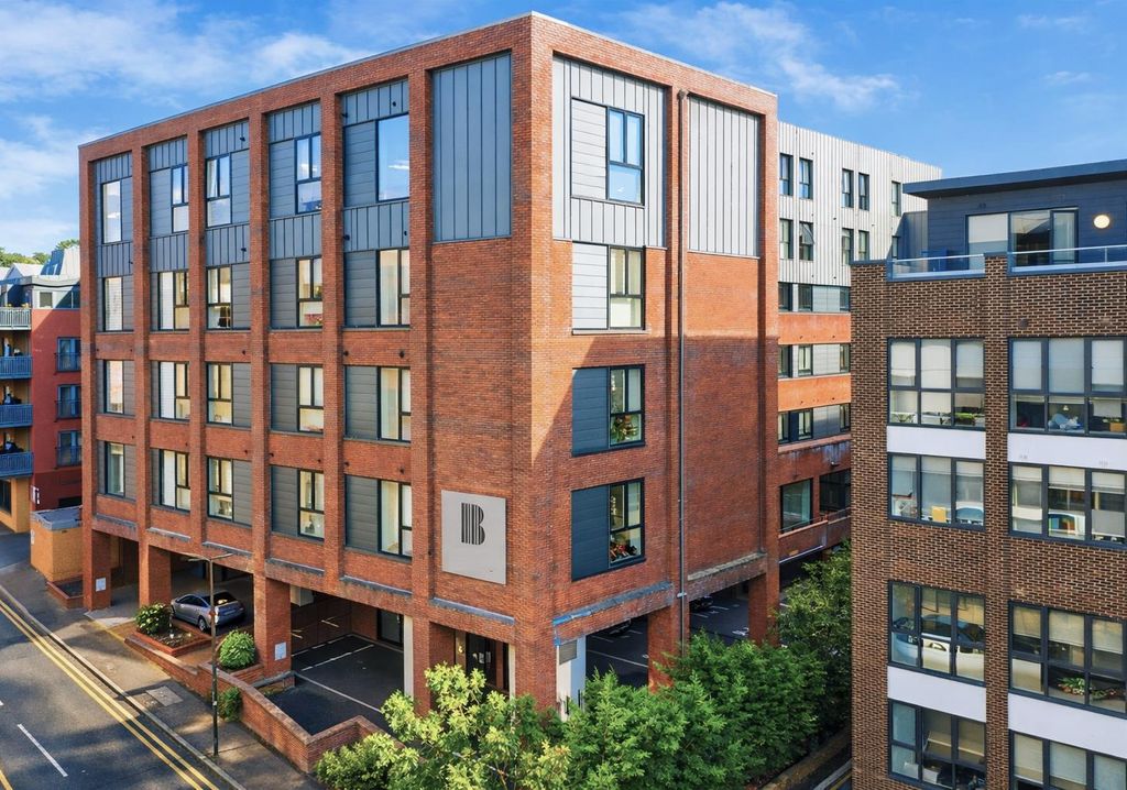 Property photo 1 of 4 Benedicts Apartments In Vibrant City Setting.Png