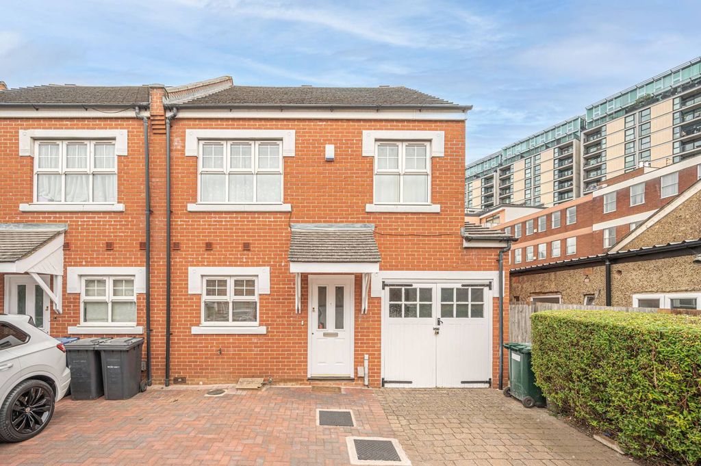 Property photo 2 of 12