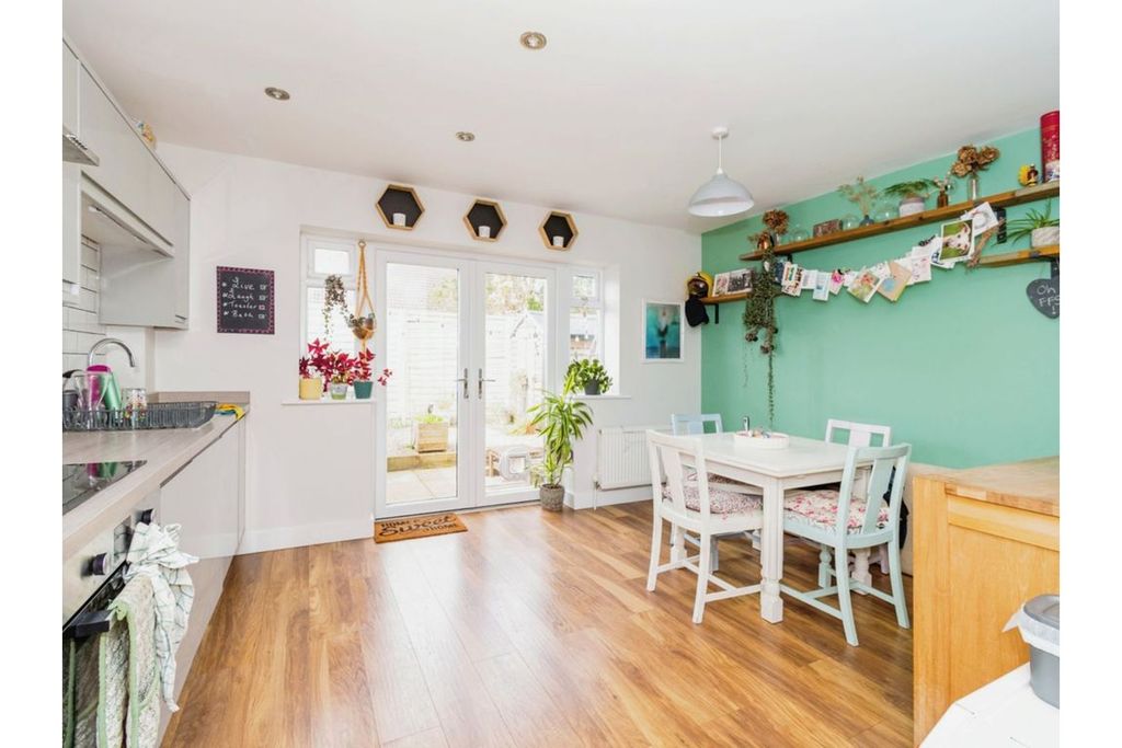 Property photo 3 of 12