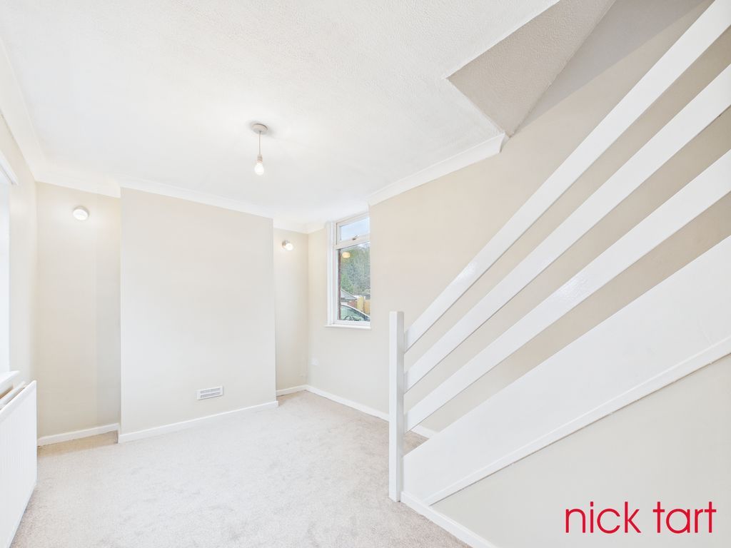 Property photo 1 of 8 Photo 5