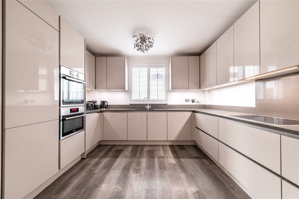 Property photo 3 of 21 Kitchen/Diner