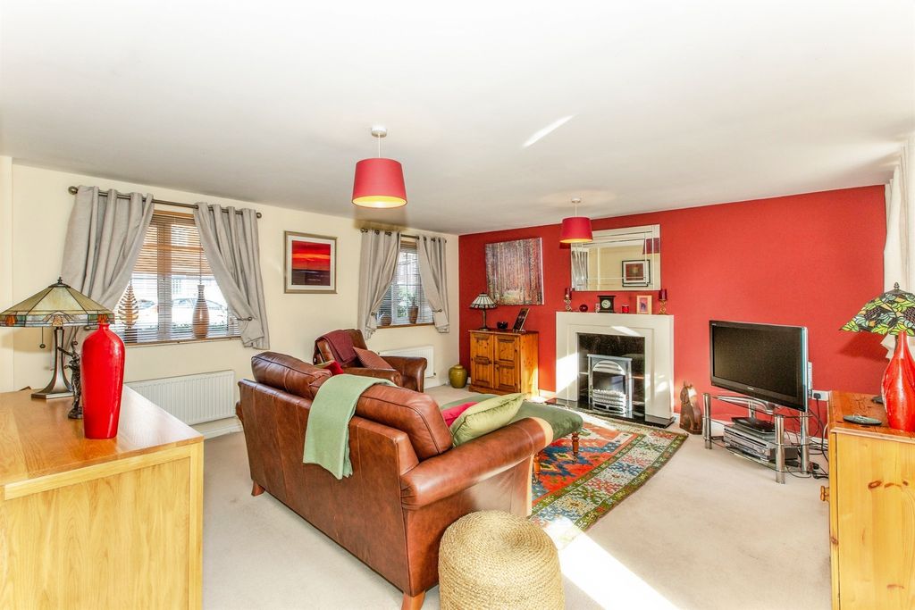 Property photo 3 of 19