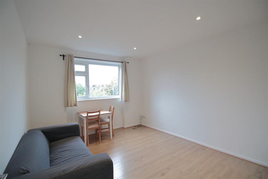 Property photo 2 of 6 Eden Harper Kings Avenue
