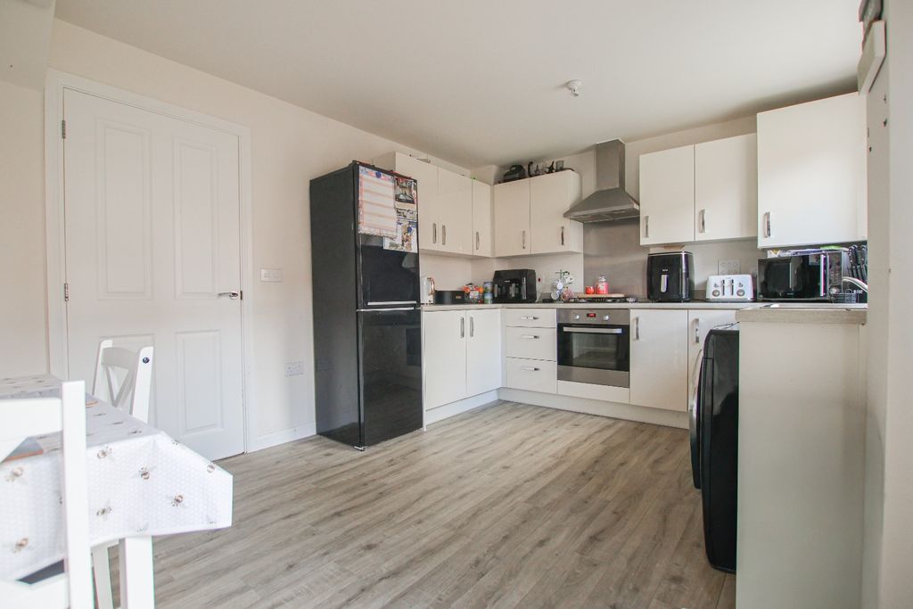 Property photo 3 of 15 5158333