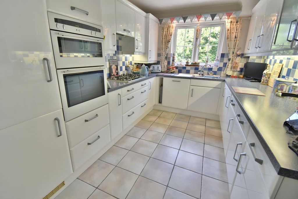 Property photo 3 of 22
