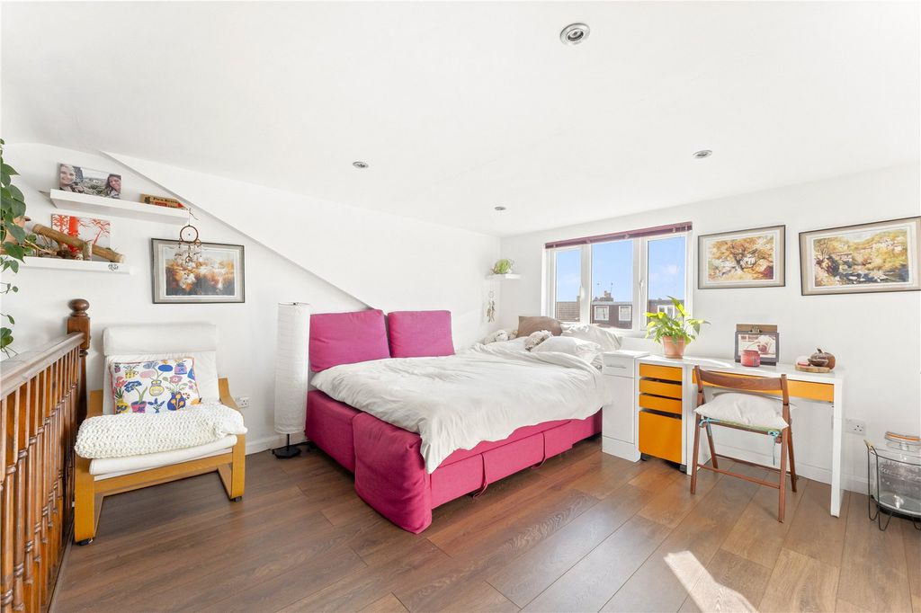 Property photo 3 of 15 Picture No. 21