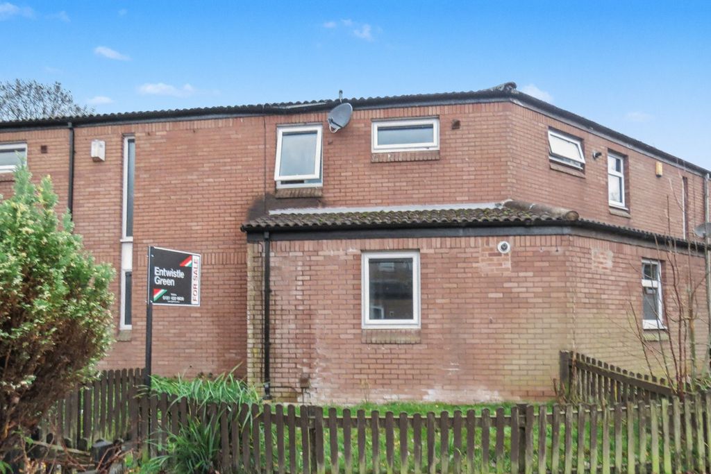 Property photo 2 of 23 25 Dover Close, Murdishaw, Runcorn Wa7 6Ja