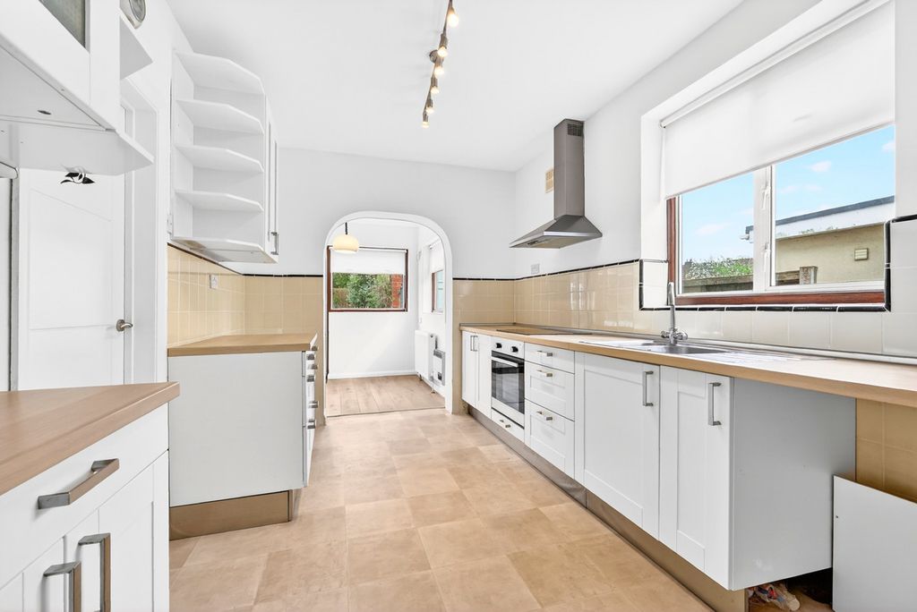 Property photo 3 of 26