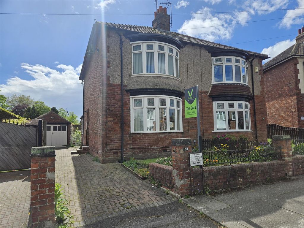 Property photo 1 of 14 Externally