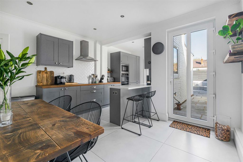 Property photo 2 of 20 Kitchen &amp; Dining Room