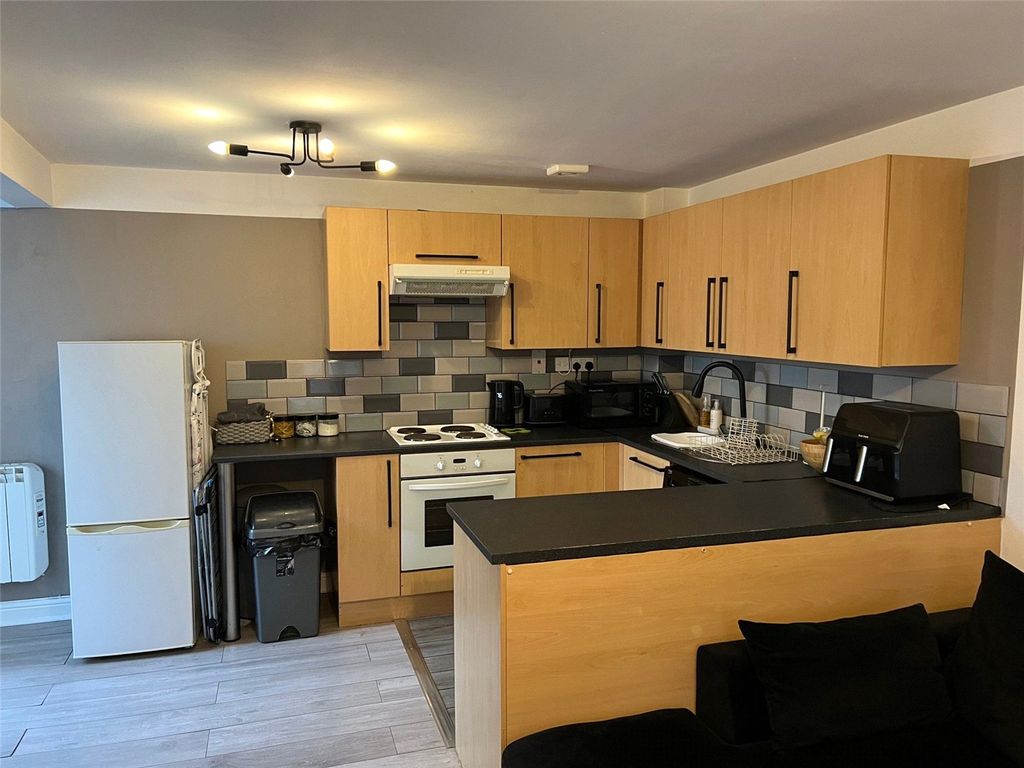 Property photo 2 of 8 Picture No. 06