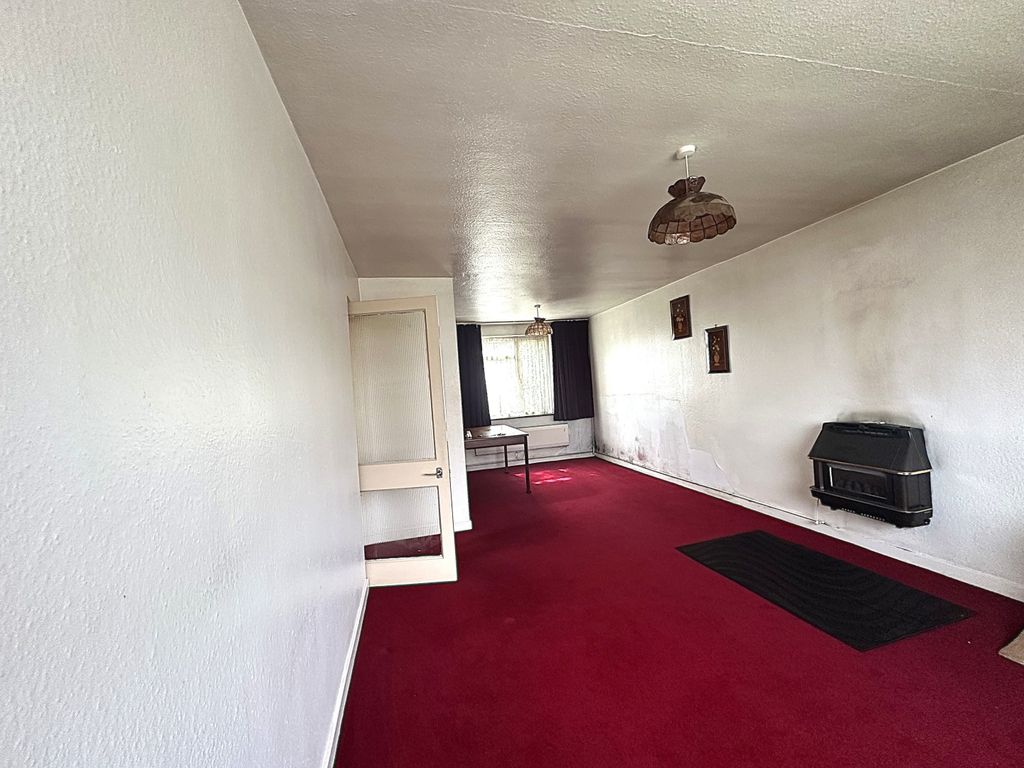 Property photo 3 of 11 Image 2