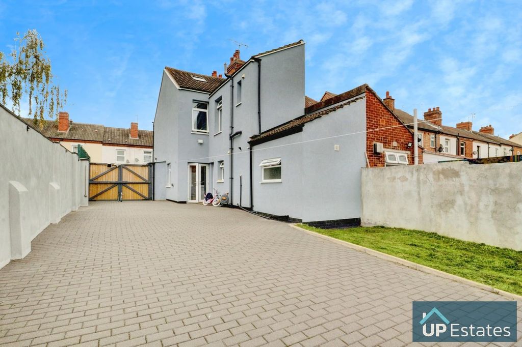 Property photo 2 of 23 Rear Aspect