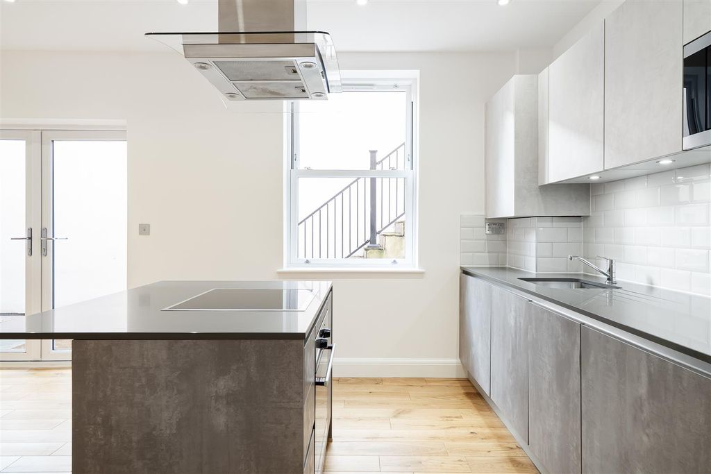 Property photo 3 of 19 Helliwell & Co