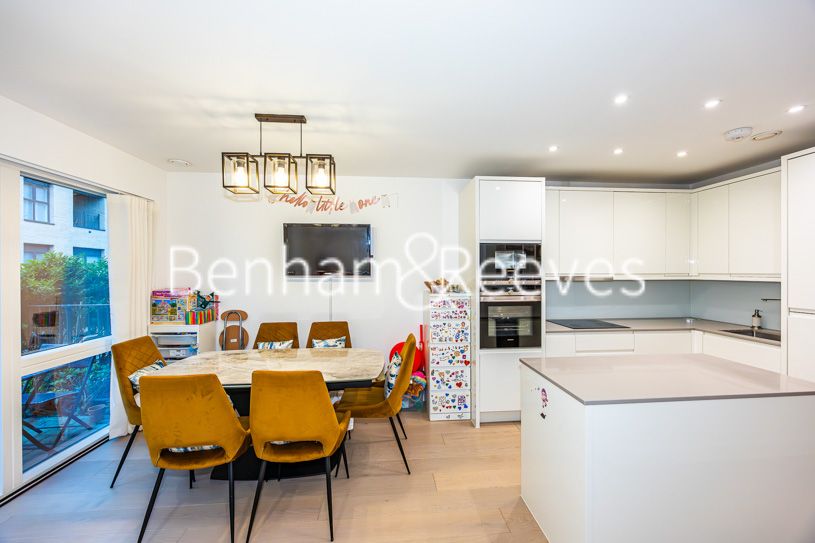Property photo 2 of 24