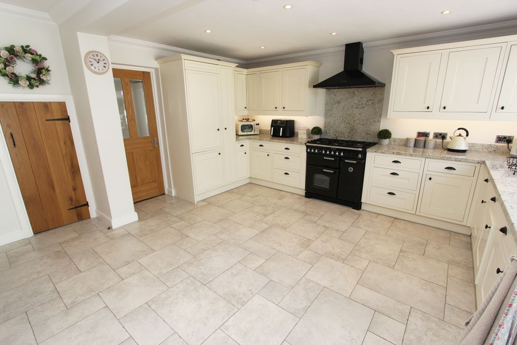 Property photo 3 of 27 Kitchen A