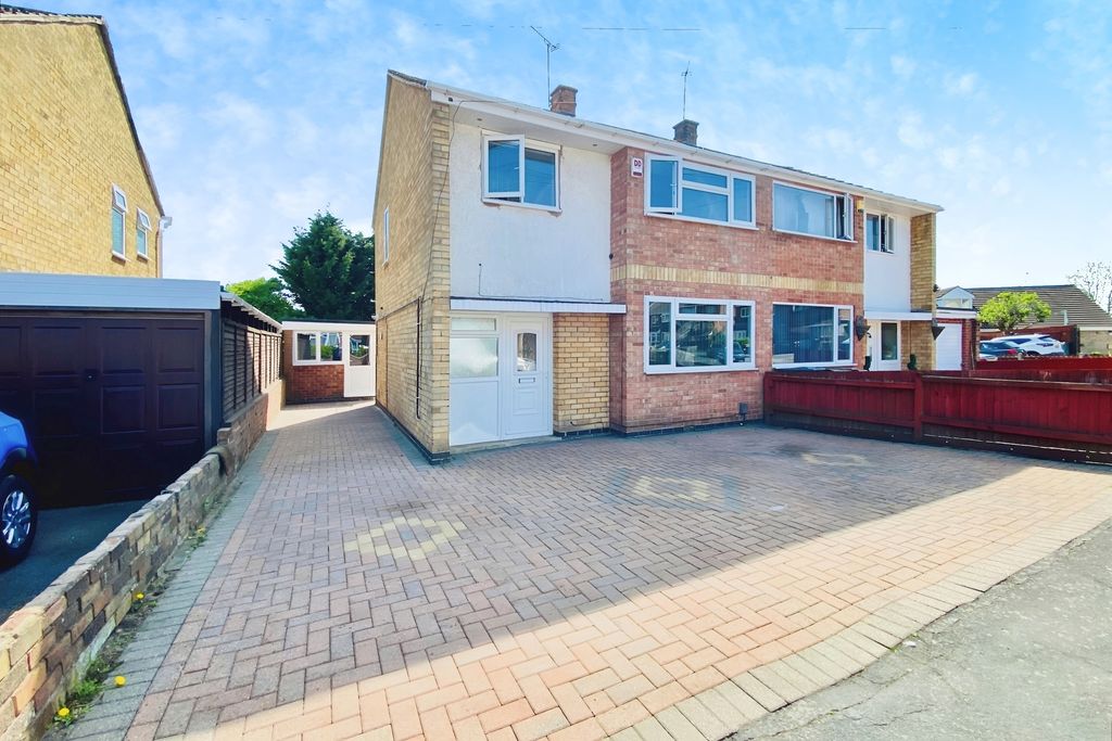 Property photo 2 of 23