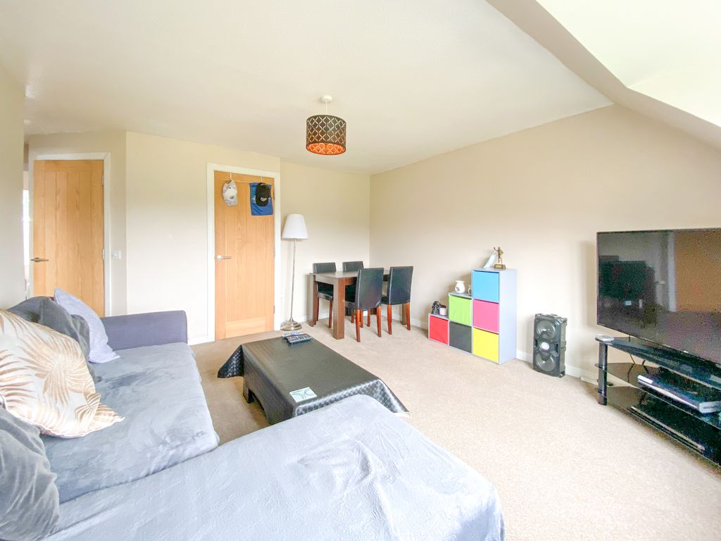 Property photo 3 of 11 3