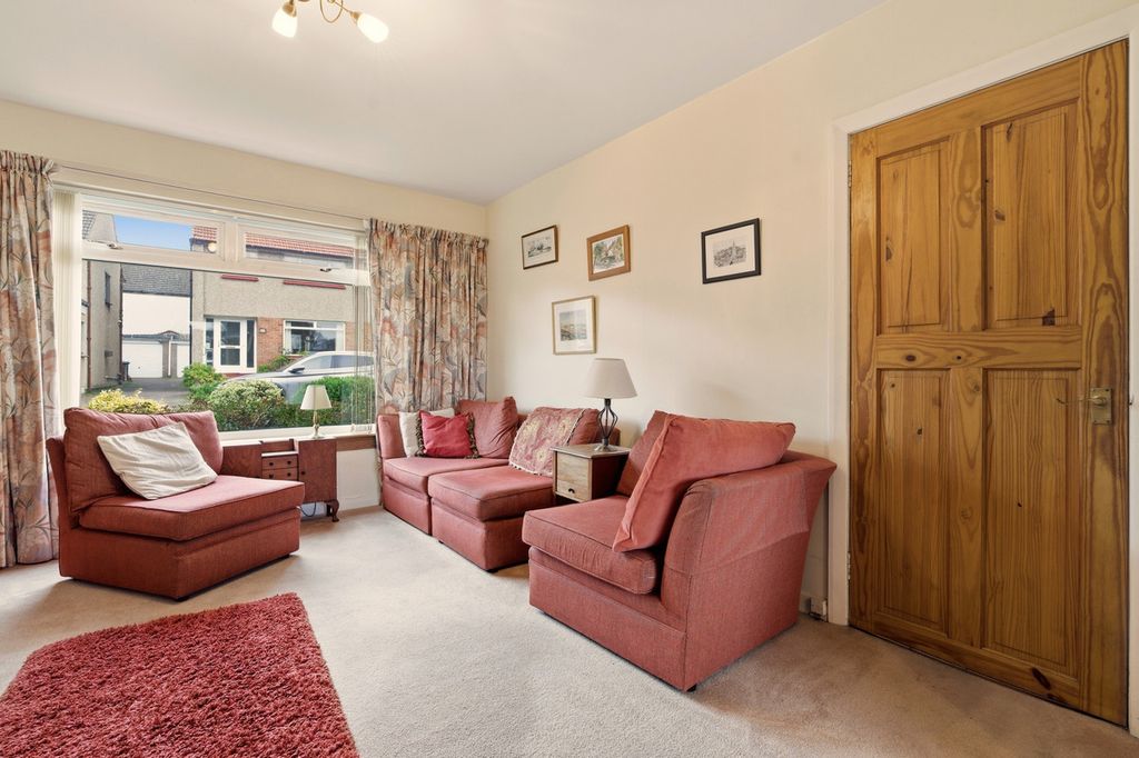 Property photo 2 of 40