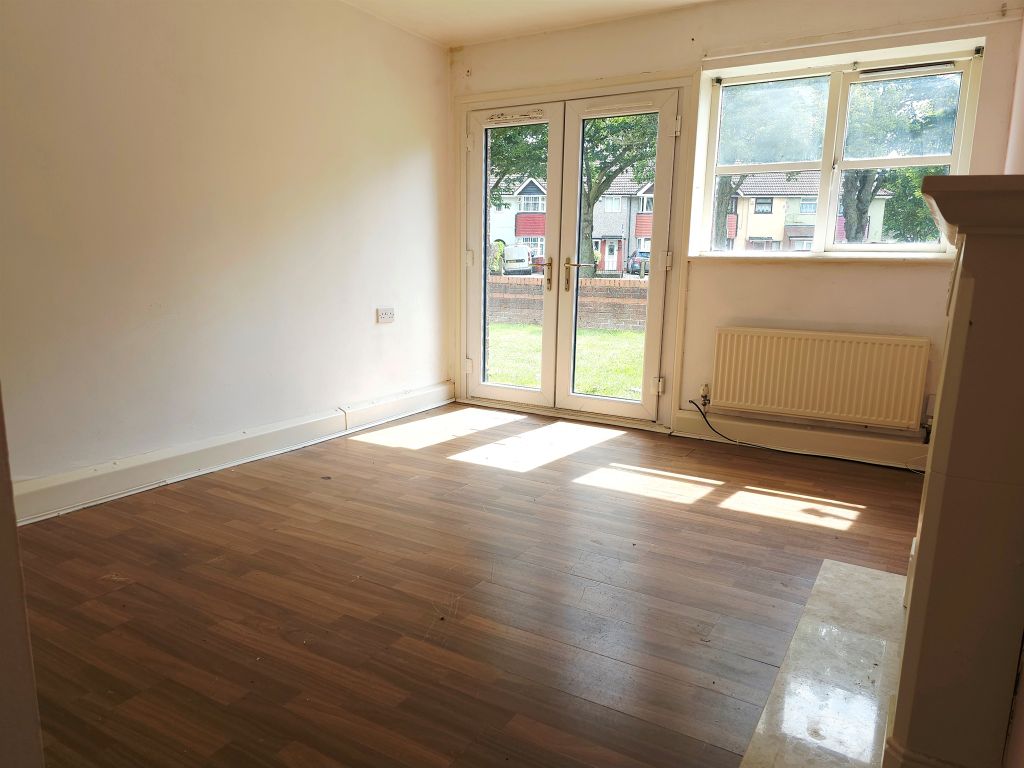 Property photo 2 of 8