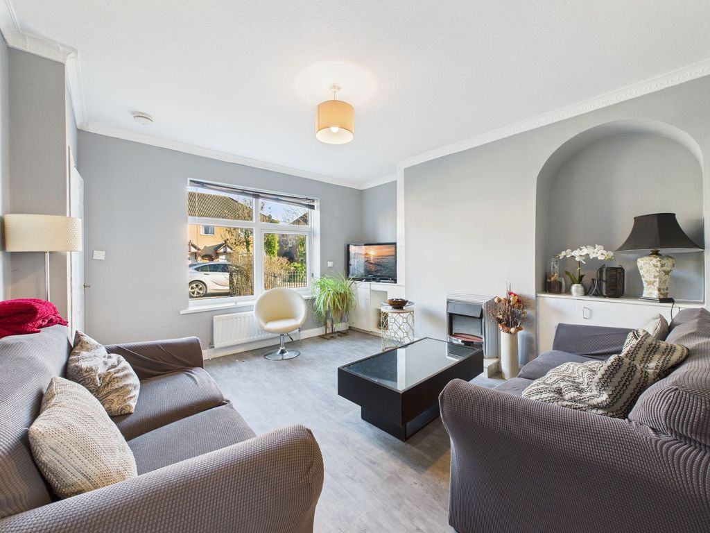 Property photo 2 of 8 Lounge