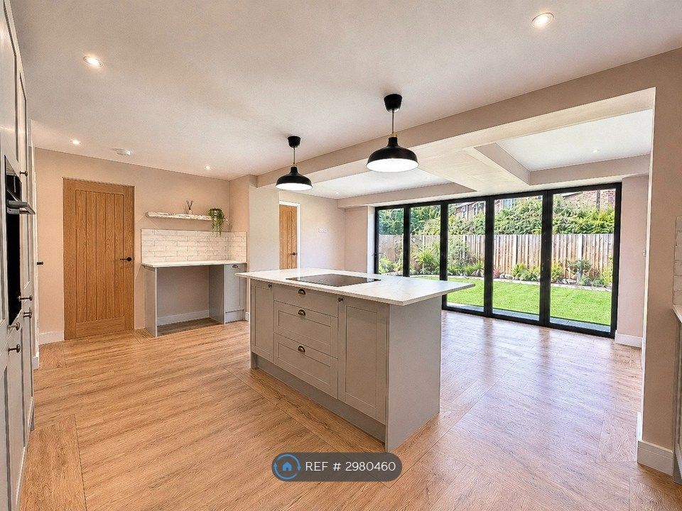 Property photo 2 of 34
