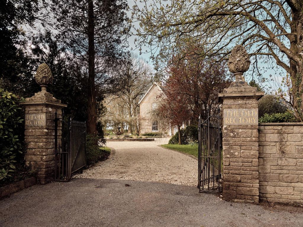Property photo 2 of 32 Theoldrectory_03.Jpg